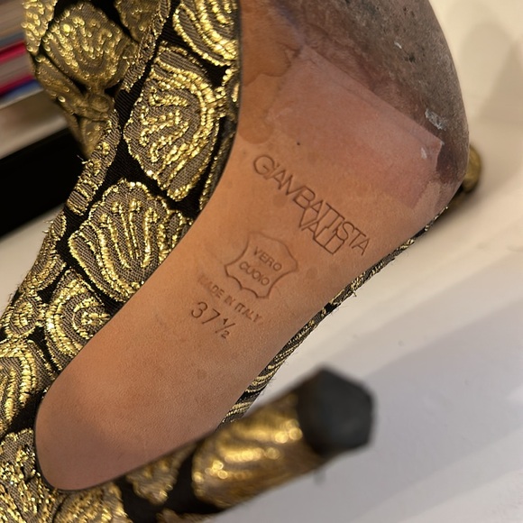 Giambattista Valli Black and Gold Brocade Heels - 37.5 - Picture 8 of 8